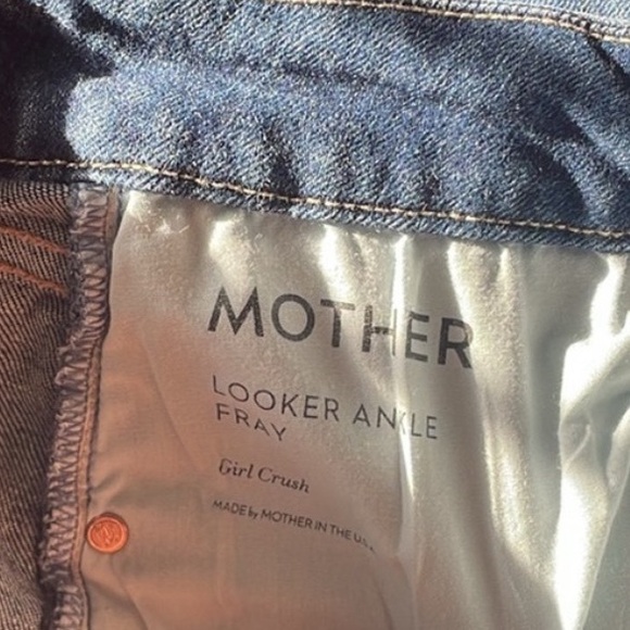 MOTHER Jeans Looker Ankle Fray in Girl Crush - Picture 6 of 10